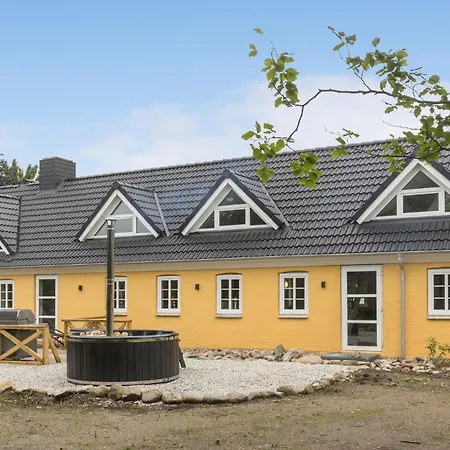 Holiday home Stunning In Hurup Thy With Wifi Boddum